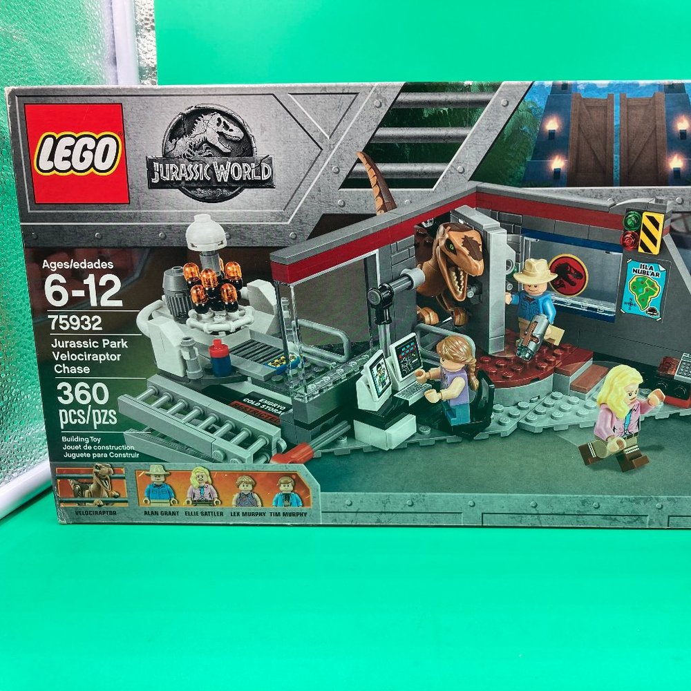LEGO Jurassic World: Jurassic Park Velociraptor Chase (75932) 360 Pcs